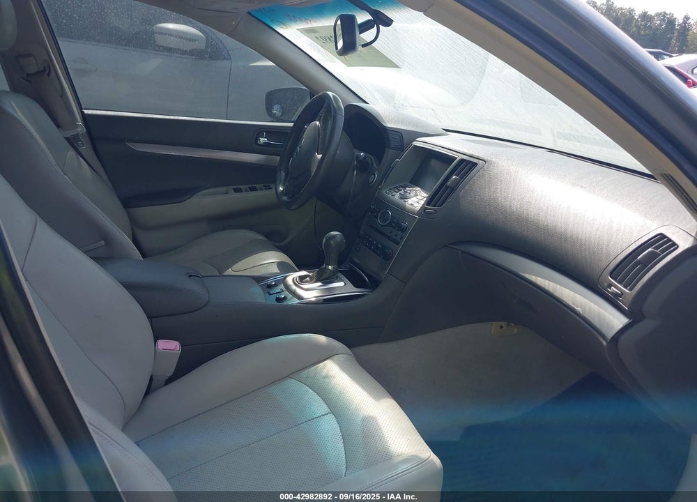 2015 INFINITI Q40 VIN: JN1CV6AR7FM521316