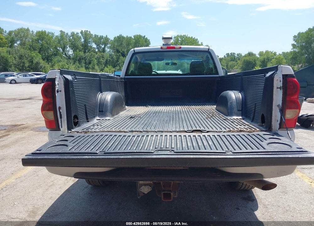 2007 CHEVROLET SILVERADO 2500HD CLASSIC WORK TRUCK VIN: 1GCHC24UX7E147295