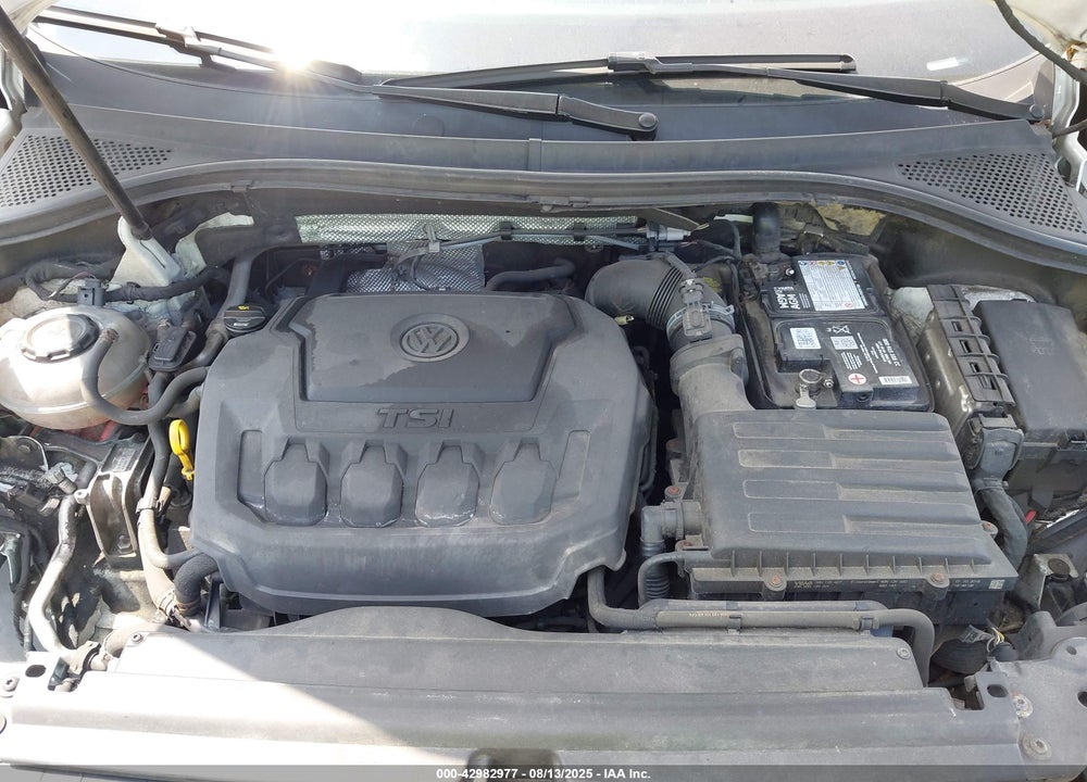 2019 VOLKSWAGEN TIGUAN VIN: 3VV2B7AX8KM020277
