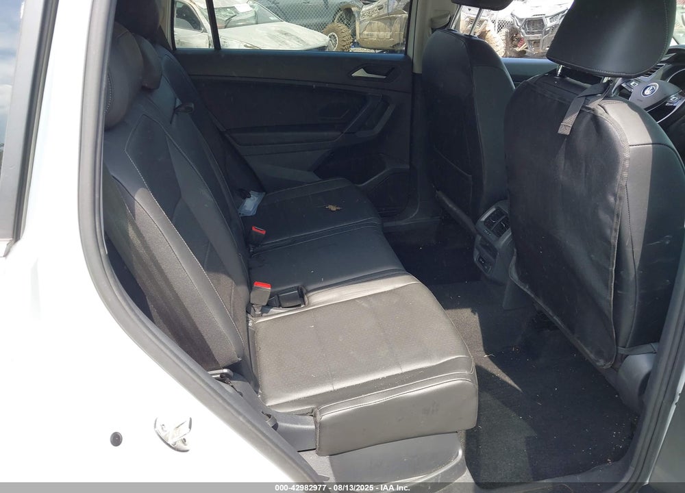 2019 VOLKSWAGEN TIGUAN VIN: 3VV2B7AX8KM020277