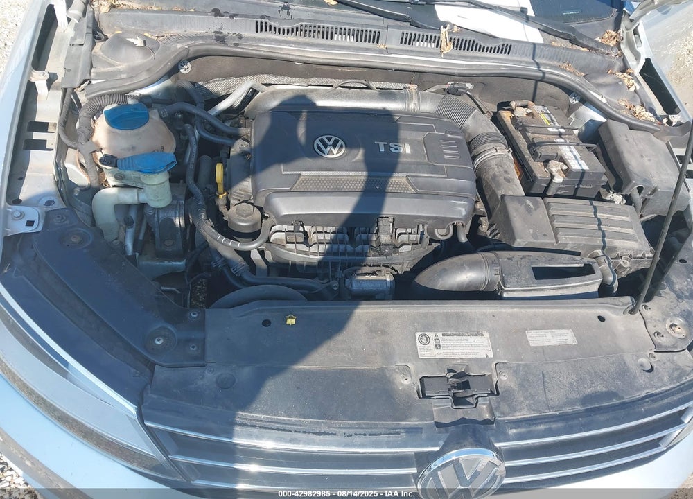 2015 VOLKSWAGEN JETTA 1.8T SE VIN: 3VWD17AJ4FM240265