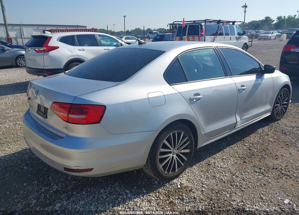 2015 VOLKSWAGEN JETTA 1.8T SE VIN: 3VWD17AJ4FM240265