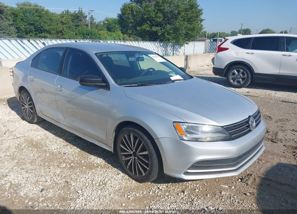 2015 VOLKSWAGEN JETTA 1.8T SE VIN: 3VWD17AJ4FM240265