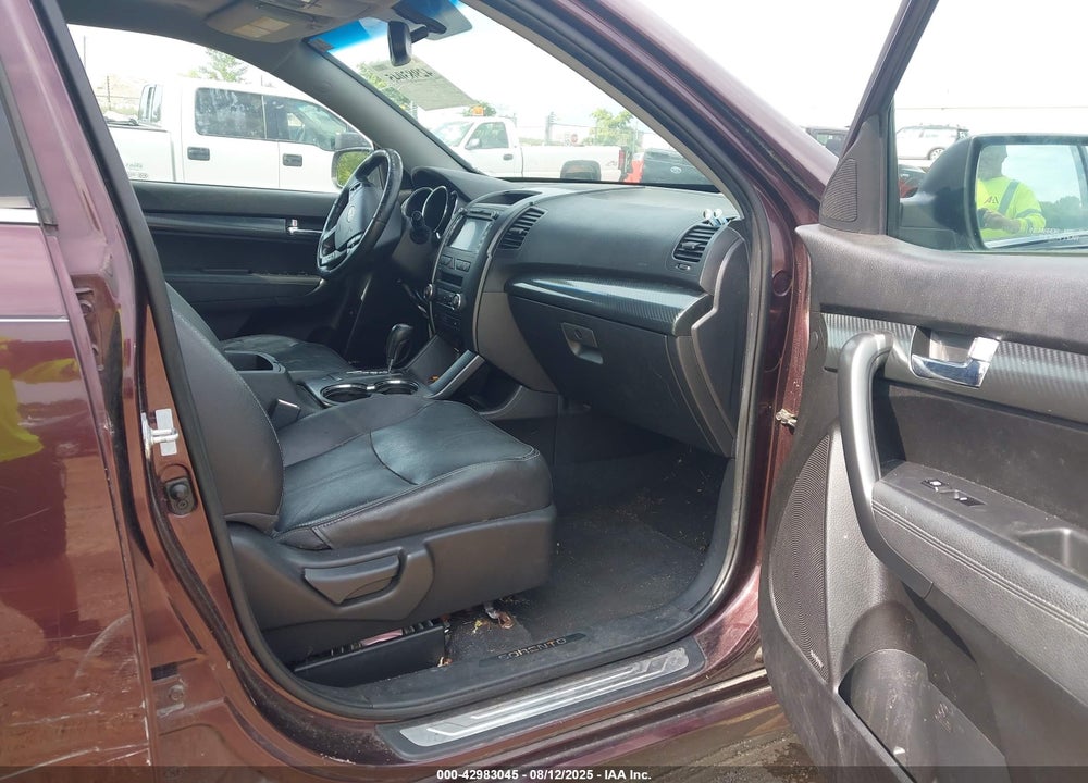 2011 KIA SORENTO VIN: 5XYKWDA25BG168115