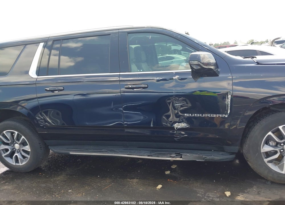 2021 CHEVROLET SUBURBAN 4WD LT VIN: 1GNSKCKD2MR229390