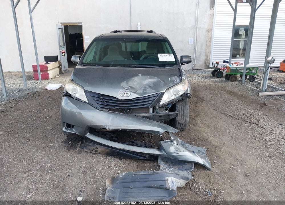 2013 TOYOTA SIENNA LE V6 8 PASSENGER VIN: 5TDKK3DC4DS396011