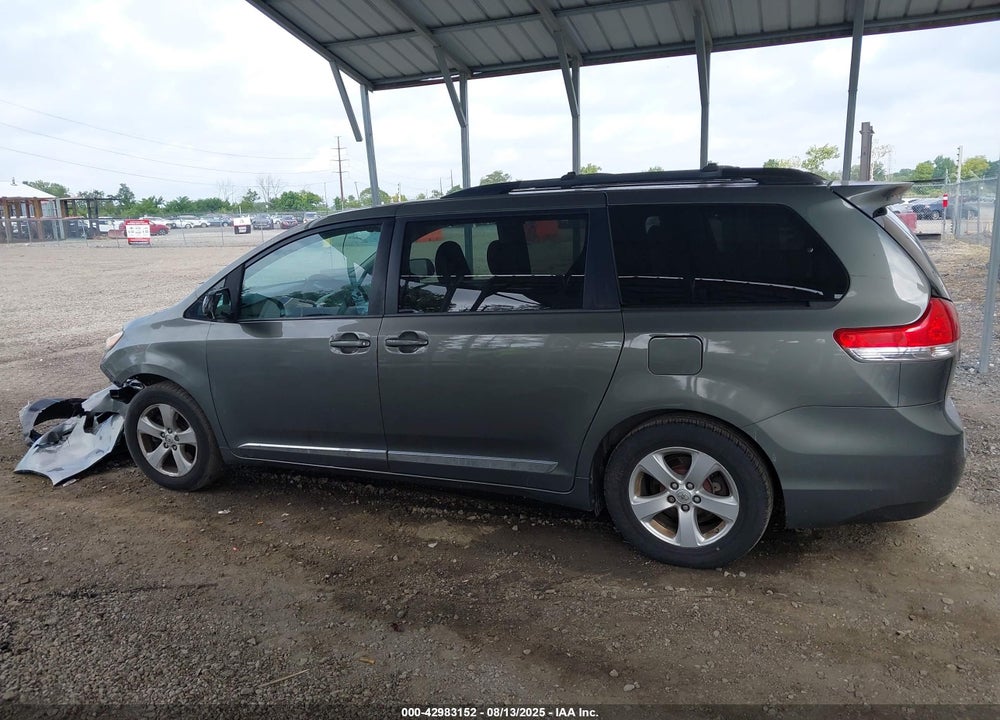 2013 TOYOTA SIENNA LE V6 8 PASSENGER VIN: 5TDKK3DC4DS396011