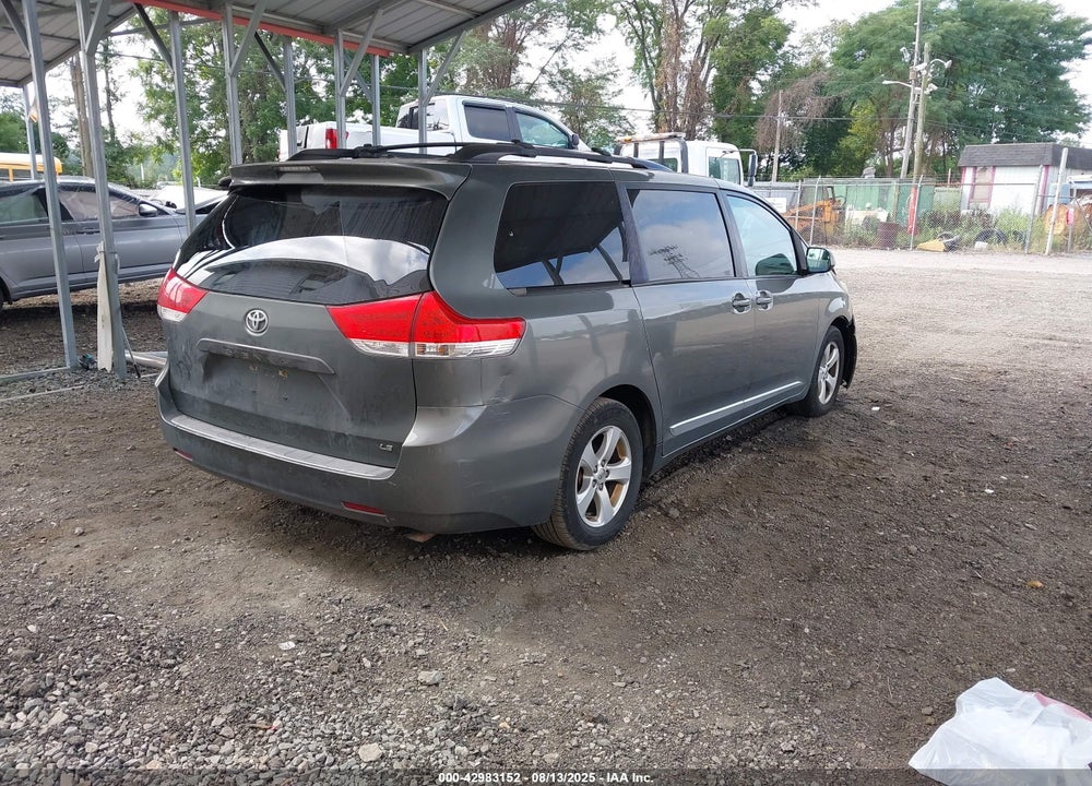 2013 TOYOTA SIENNA LE V6 8 PASSENGER VIN: 5TDKK3DC4DS396011
