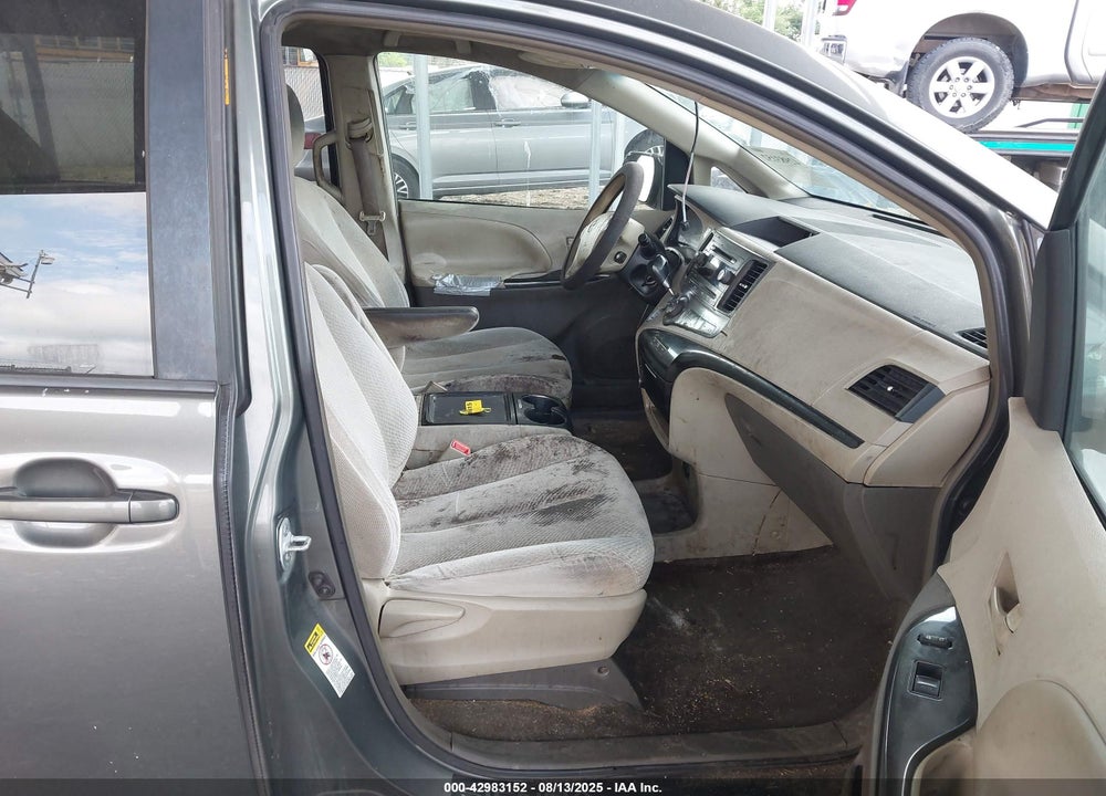 2013 TOYOTA SIENNA LE V6 8 PASSENGER VIN: 5TDKK3DC4DS396011