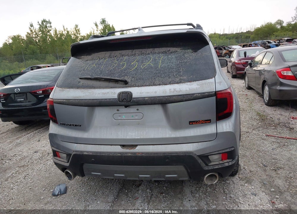 2023 HONDA PASSPORT VIN: 5FNYF8H64PB008297