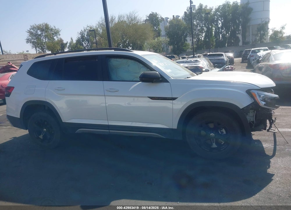 2024 VOLKSWAGEN ATLAS VIN: 1V2GR2CA3RC560710