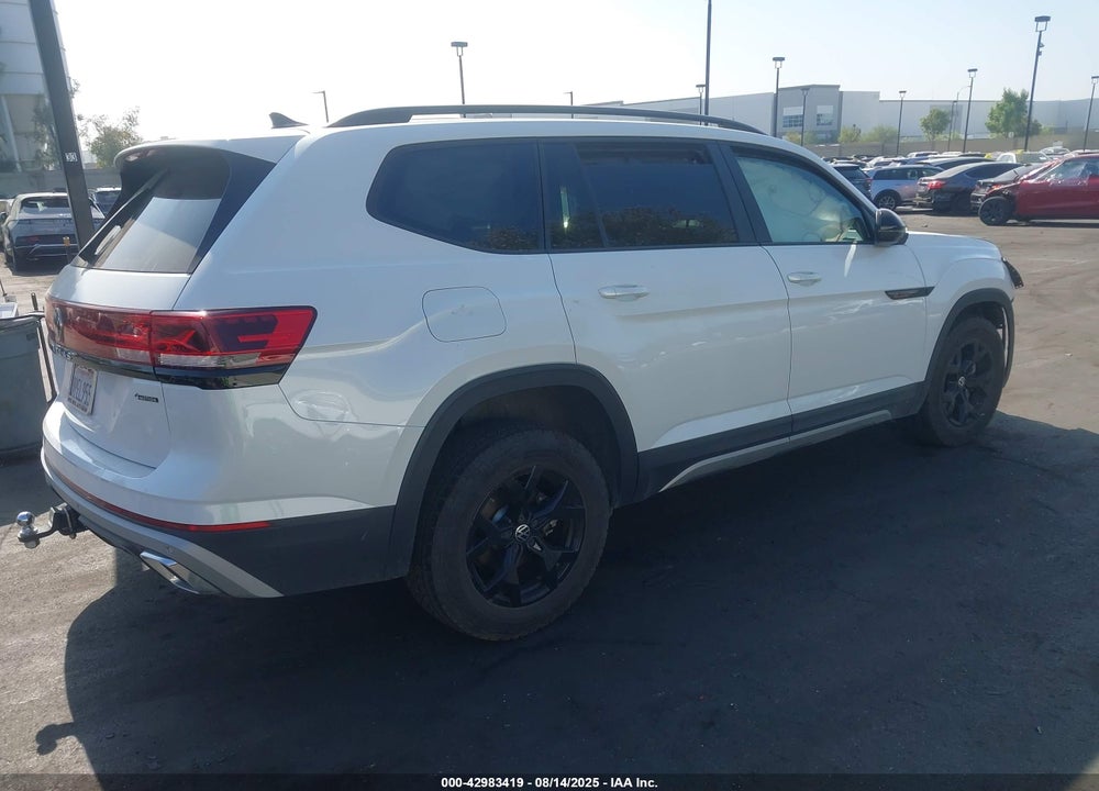 2024 VOLKSWAGEN ATLAS VIN: 1V2GR2CA3RC560710