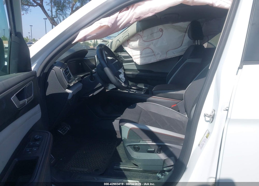 2024 VOLKSWAGEN ATLAS VIN: 1V2GR2CA3RC560710