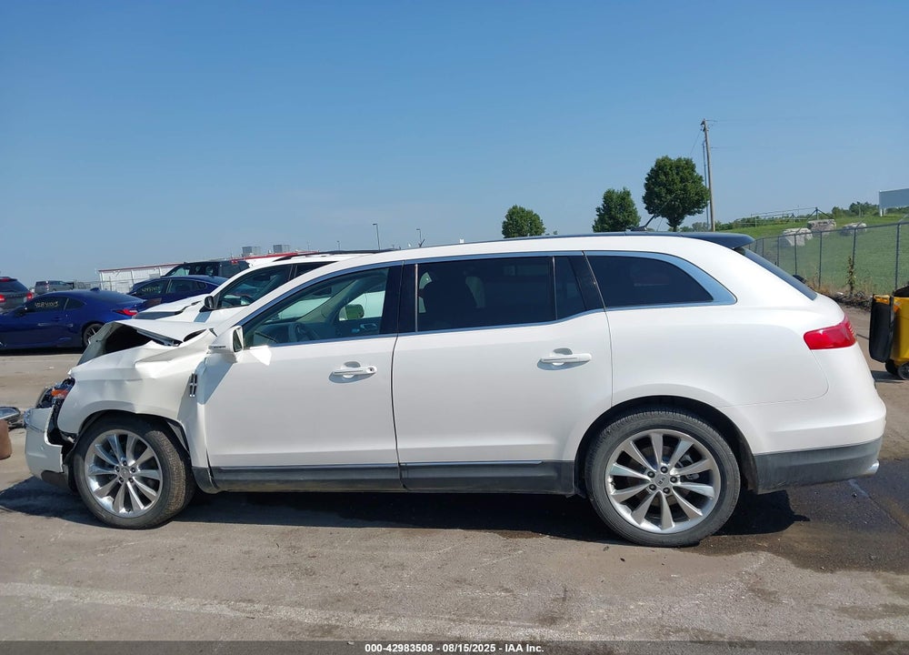 2010 LINCOLN MKT VIN: 2LMHJ5AT5ABJ17269