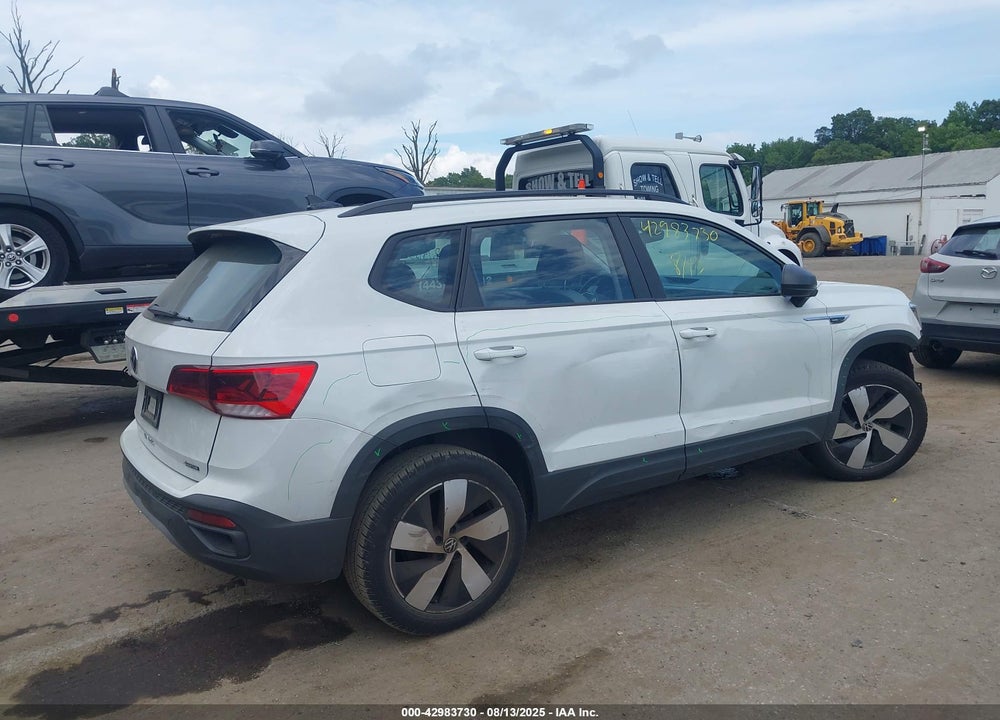 2024 VOLKSWAGEN TAOS VIN: 3VV8X7B28RM029201