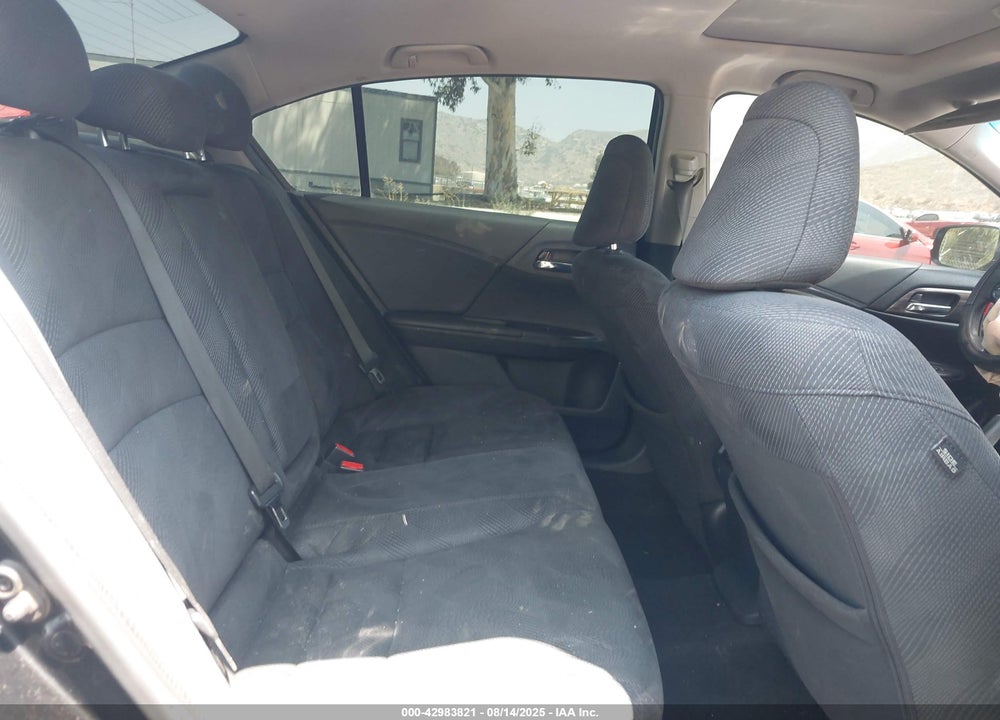 2017 HONDA ACCORD EX VIN: 1HGCR2F77HA200660