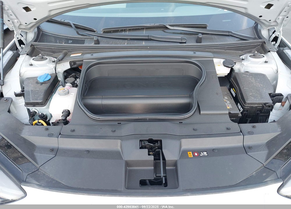 2024 HYUNDAI IONIQ 6 VIN: KMHM34AA0RA075968
