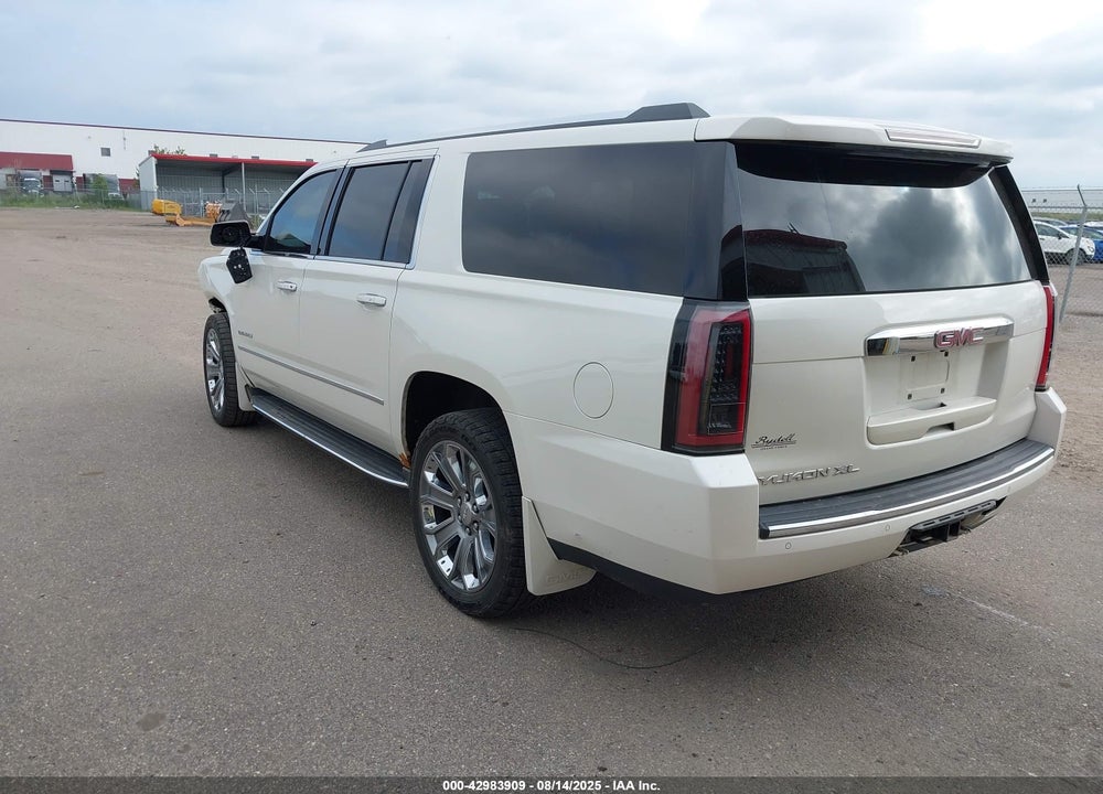 2015 GMC YUKON XL VIN: 1GKS2JKJXFR580932