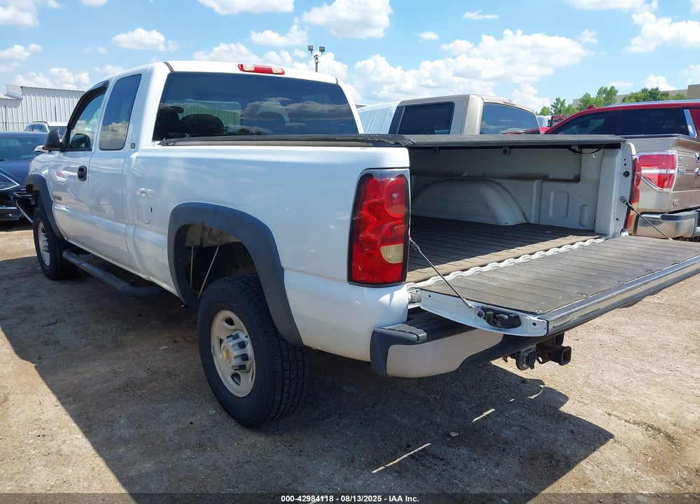 2004 CHEVROLET SILVERADO 2500HD WORK TRUCK VIN: 1GCHC29U94E100554