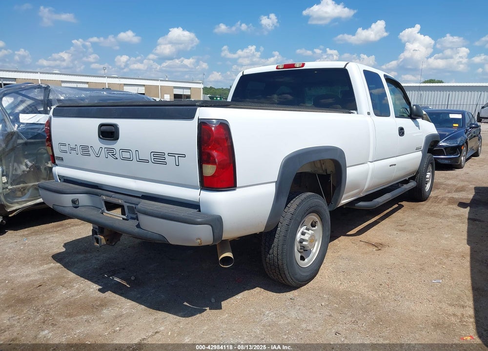 2004 CHEVROLET SILVERADO 2500HD WORK TRUCK VIN: 1GCHC29U94E100554