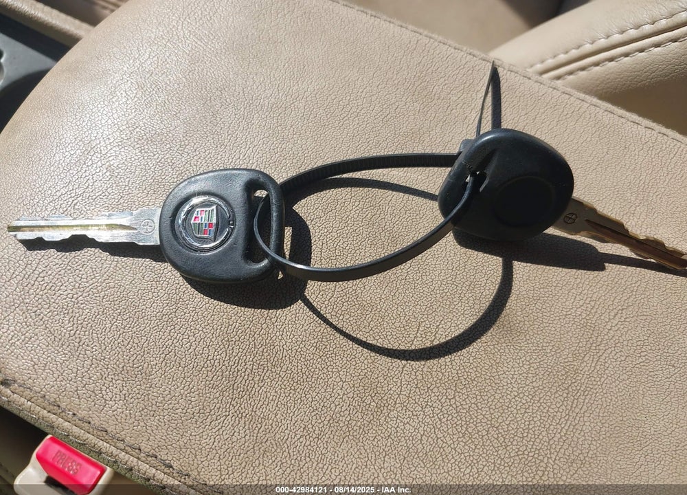 2008 CADILLAC SRX VIN: 1GYEE437X80198325