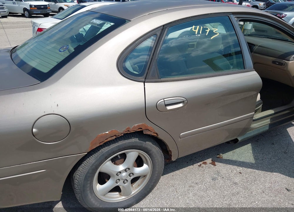 2002 FORD TAURUS SES VIN: 1FAFP55S02G133368