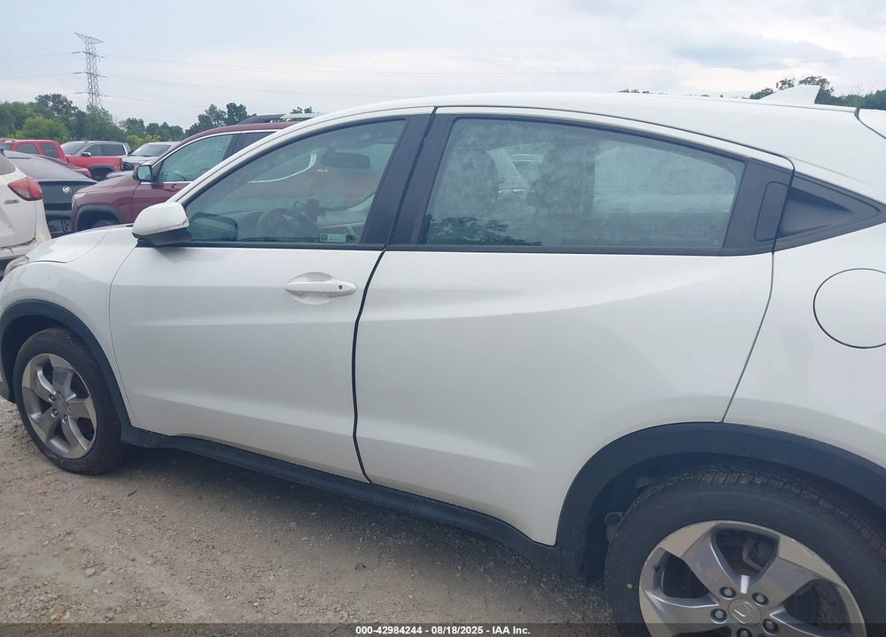 2018 HONDA HR-V VIN: 3CZRU6H33JM724576