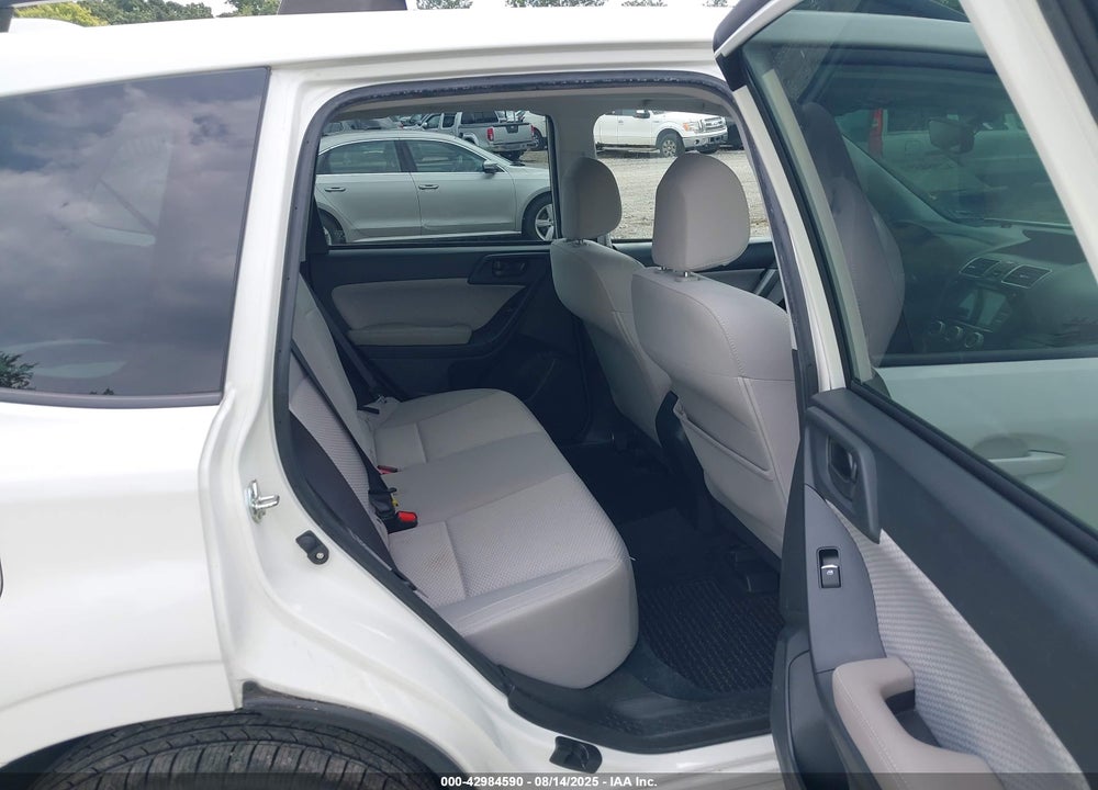 2018 SUBARU FORESTER VIN: JF2SJAEC1JH455670