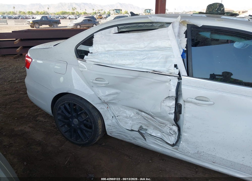 2013 VOLKSWAGEN JETTA VIN: 3VWLX7AJ1DM398764