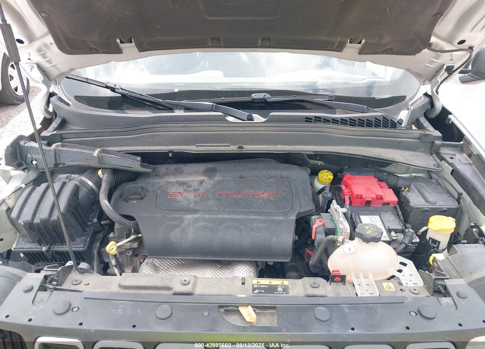 2021 JEEP RENEGADE VIN: ZACNJCAB7MPM24695
