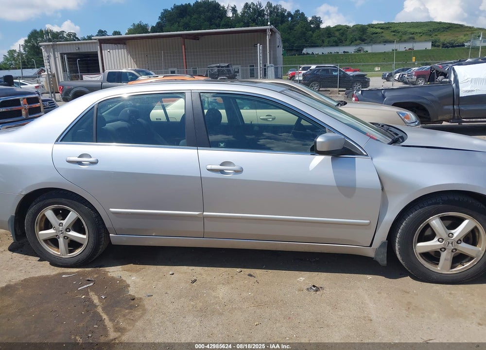 2003 HONDA ACCORD 2.4 EX VIN: JHMCM56613C060431