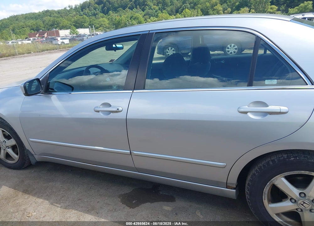2003 HONDA ACCORD 2.4 EX VIN: JHMCM56613C060431