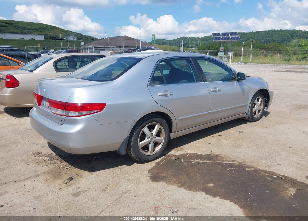 2003 HONDA ACCORD 2.4 EX VIN: JHMCM56613C060431