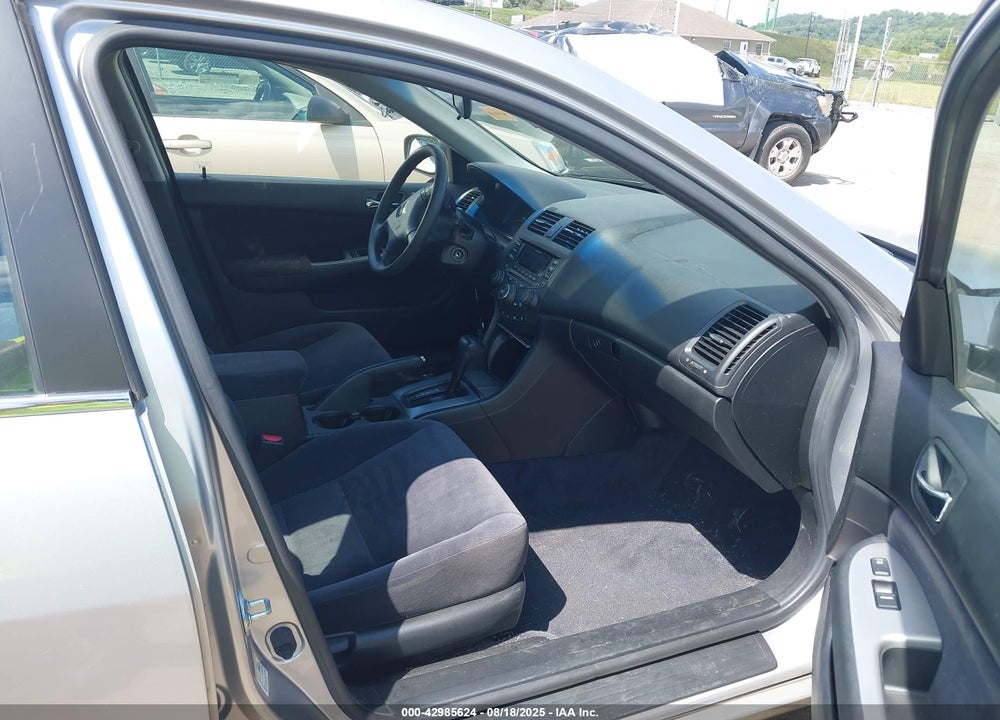 2003 HONDA ACCORD 2.4 EX VIN: JHMCM56613C060431