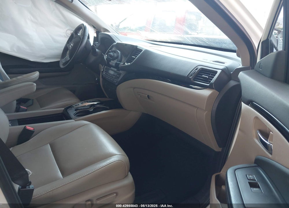 2019 HONDA PILOT VIN: 5FNYF5H93KB030647