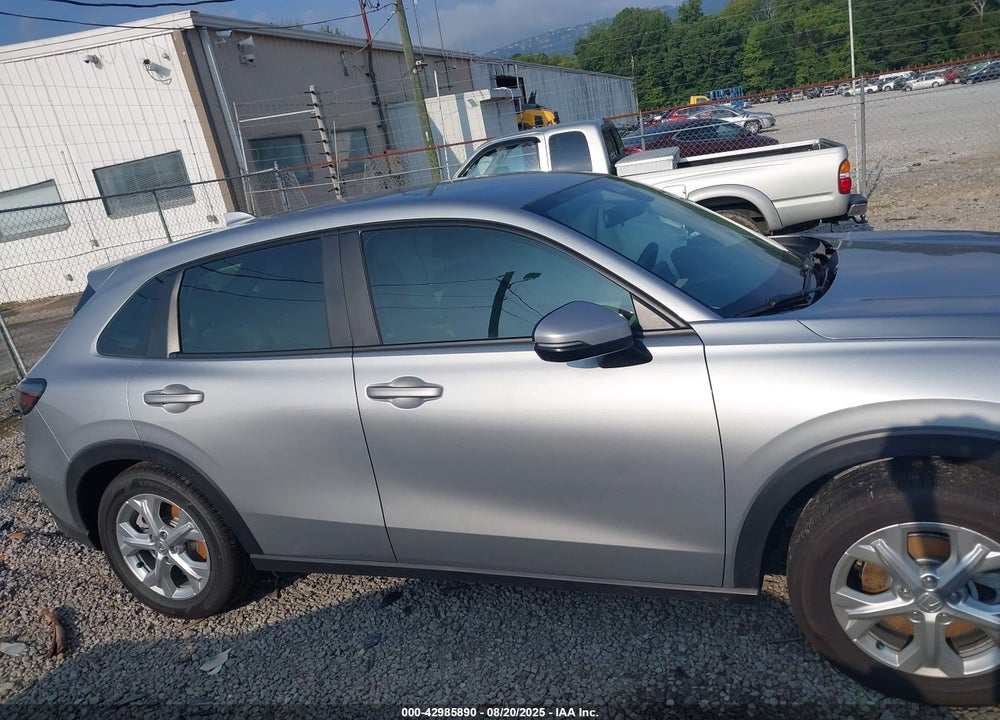 2025 HONDA HR-V 2WD LX VIN: 3CZRZ1H34SM757365