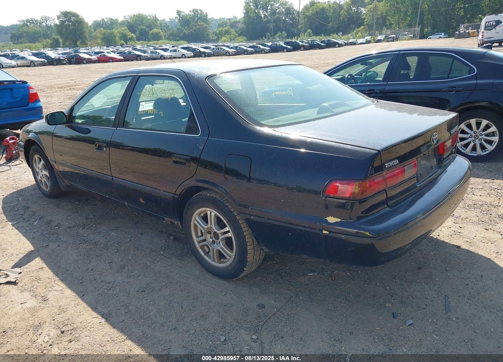 2000 TOYOTA CAMRY LE VIN: JT2BG22K1Y0433460