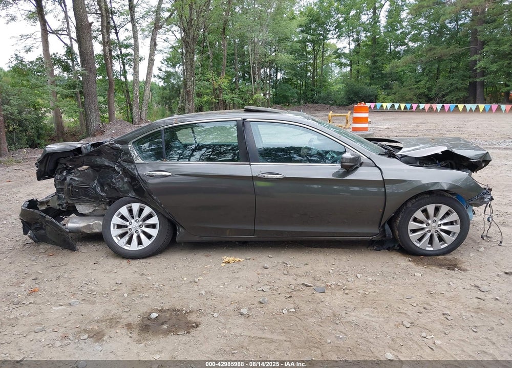 2013 HONDA ACCORD VIN: 1HGCR2F84DA033290
