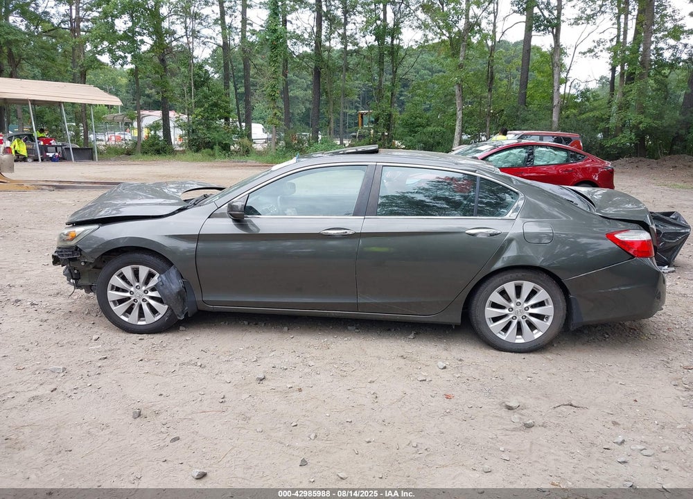 2013 HONDA ACCORD VIN: 1HGCR2F84DA033290