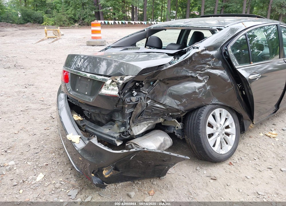 2013 HONDA ACCORD VIN: 1HGCR2F84DA033290