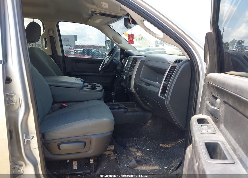 2015 RAM 2500 VIN: 3C6TR5CT3FG651415