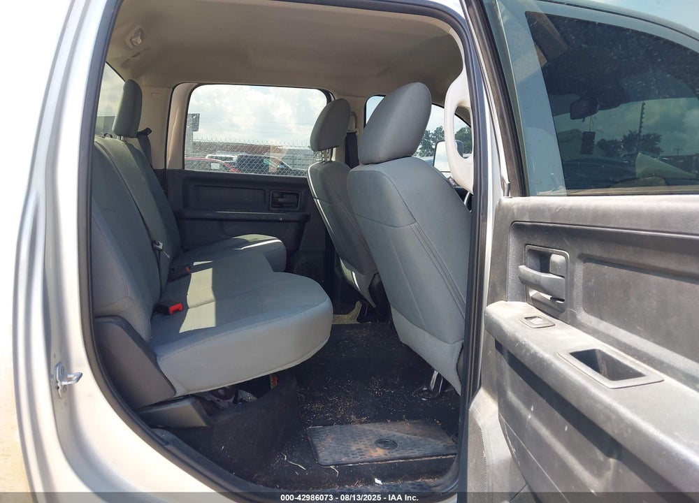 2015 RAM 2500 VIN: 3C6TR5CT3FG651415
