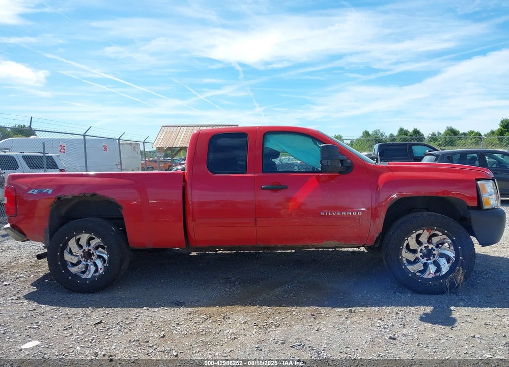 2013 CHEVROLET SILVERADO 1500 LT VIN: 1GCRKSE74DZ384403