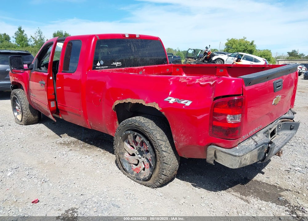 2013 CHEVROLET SILVERADO 1500 LT VIN: 1GCRKSE74DZ384403