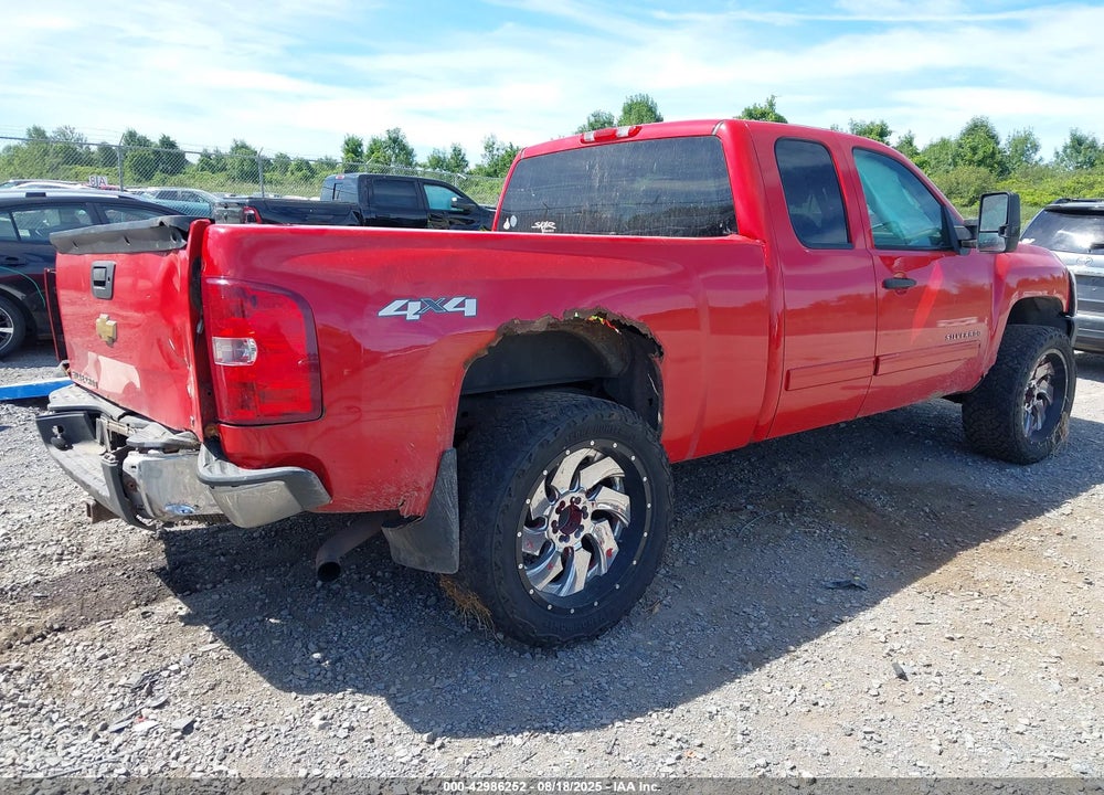 2013 CHEVROLET SILVERADO 1500 LT VIN: 1GCRKSE74DZ384403