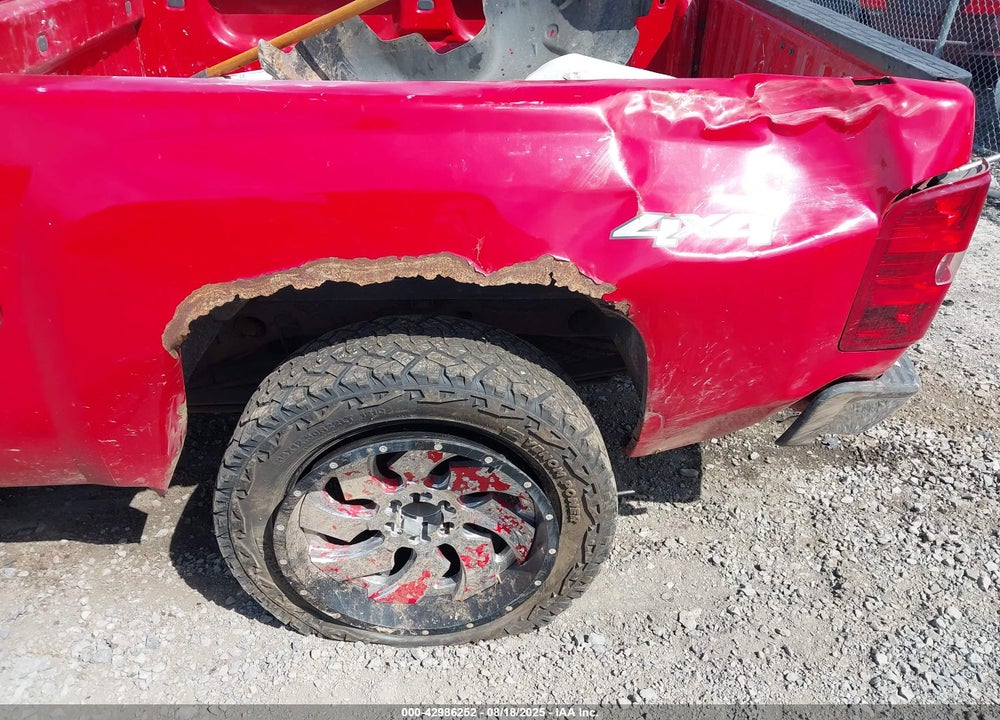 2013 CHEVROLET SILVERADO 1500 LT VIN: 1GCRKSE74DZ384403