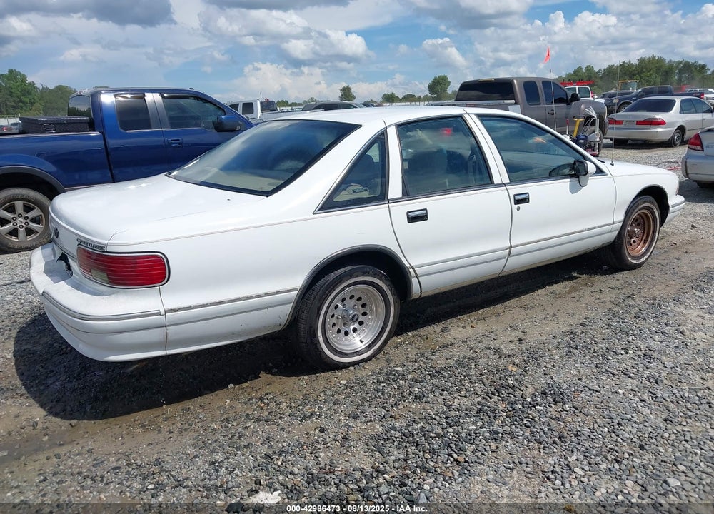 1994 CHEVROLET CAPRICE CLASSIC VIN: 1G1BL52W0RR197817