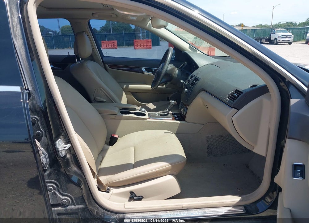 2010 MERCEDES-BENZ C 300 LUXURY 4MATIC VIN: WDDGF8BB4AF480624