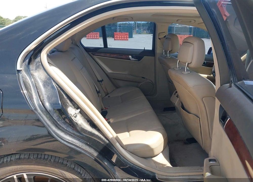 2010 MERCEDES-BENZ C 300 LUXURY 4MATIC VIN: WDDGF8BB4AF480624