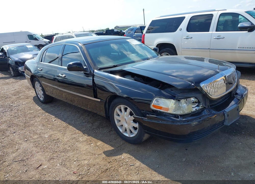 2011 LINCOLN TOWN CAR SIGNATURE LIMITED VIN: 2LNBL8CV4BX762432
